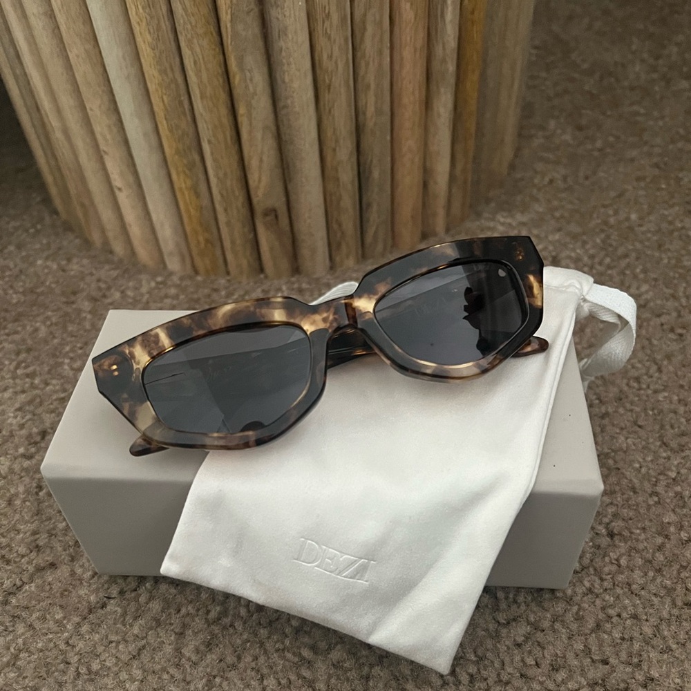 Brand new | Never worn Dezi Glasses